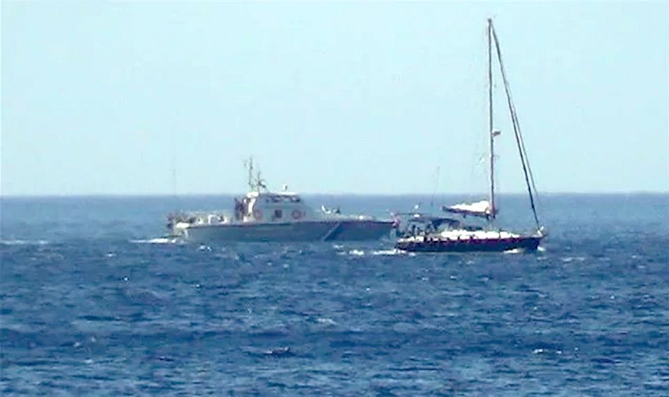 Σάμος: Συνελήφθη αλλοδαπός που έφερνε με ταχύπλοο παράνομους μετανάστες