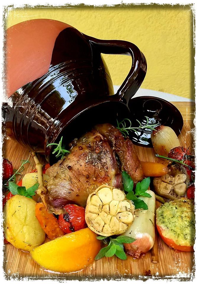 Κρητικό τσουκάλι και σαμιώτικο κρασί