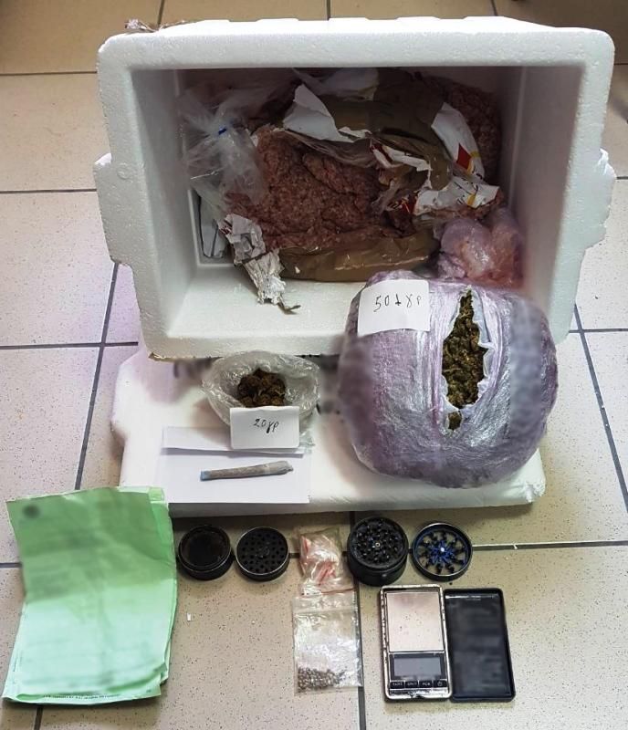 Εντοπίστηκε δέμα με ναρκωτικές ουσίες, σε μεταφορική εταιρεία στη Σάμο