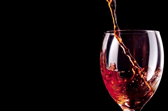 Οι μικρές ποσότητες αλκοόλ κάνουν καλό στον εγκέφαλο