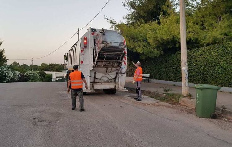 Δήμος Δυτικής Σάμου: Πρωϊ και βράδυ η αποκομιδή των απορριμμάτων εξαιτίας του καύσωνα