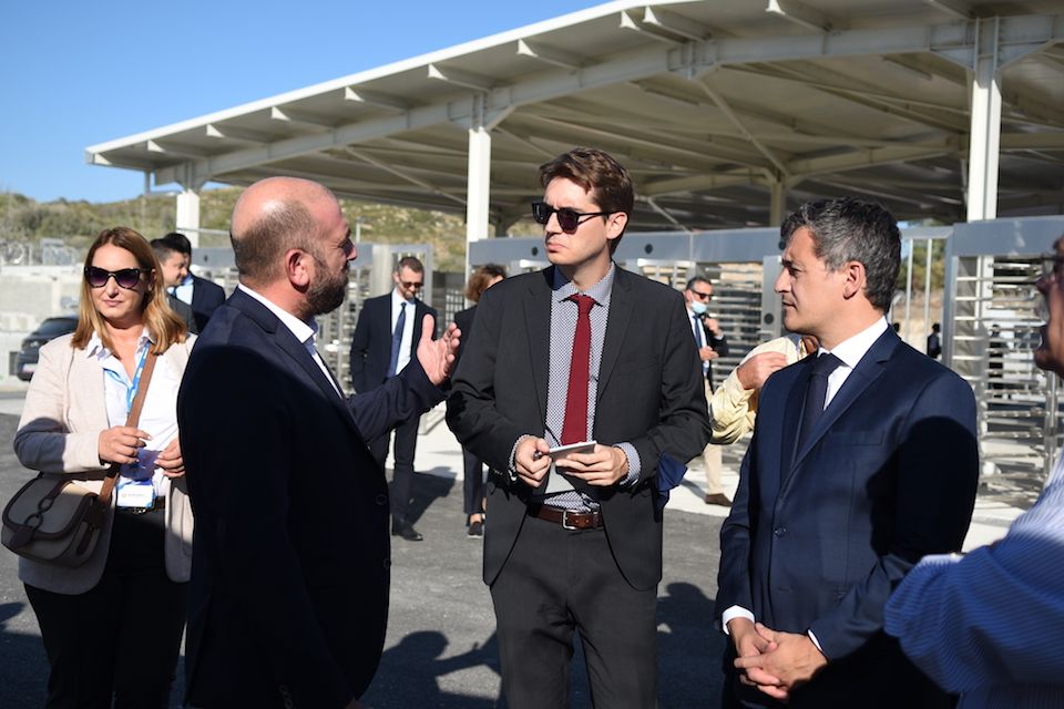 '' Οι Έλληνες όχι μόνο προστατεύουν τα σύνορά τους, αλλά προστατεύουν ολόκληρη την Ευρώπη'' δήλωσε απο την Σάμο ο Γάλλος υπουργός Εσωτερικών