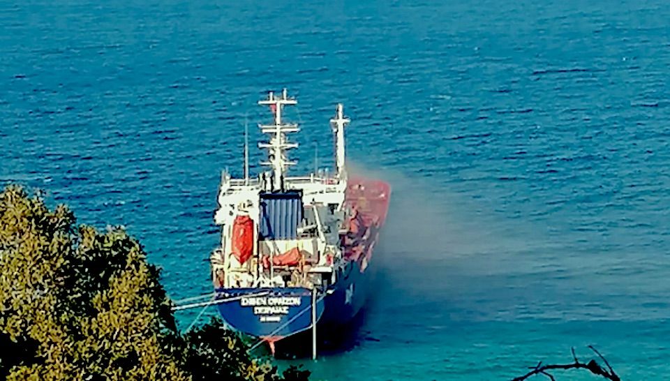 Σάμος: Ατύχημα σε πλοίο μεταφοράς καυσίμων.