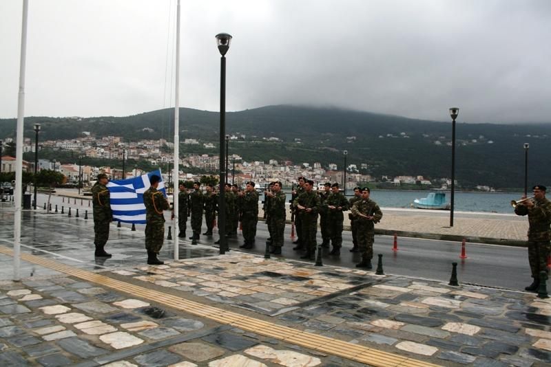 Έπαρση σημαίας (150τ.μ.) την ημέρα της 25ης Μαρτίου