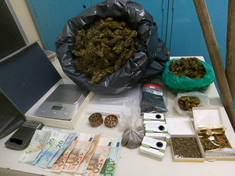 Σύλληψη 42χρονου στην Ικαρία για καλλιέργεια και πώληση ναρκωτικών