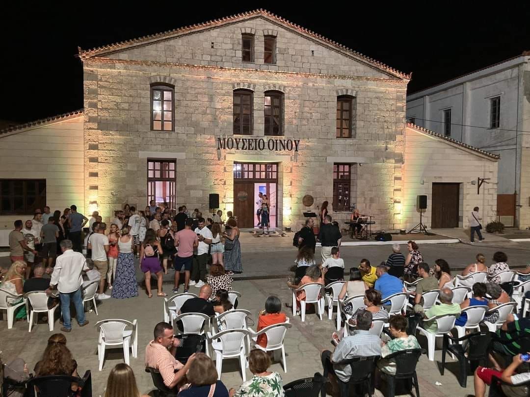 ΓΙΑΤΙ ΤΟ ΜΟΣΧΑΤΟ ΕΙΝΑΙ ΜΟΝΟ ΤΟΥ ΜΙΑ ΓΙΟΡΤΗ