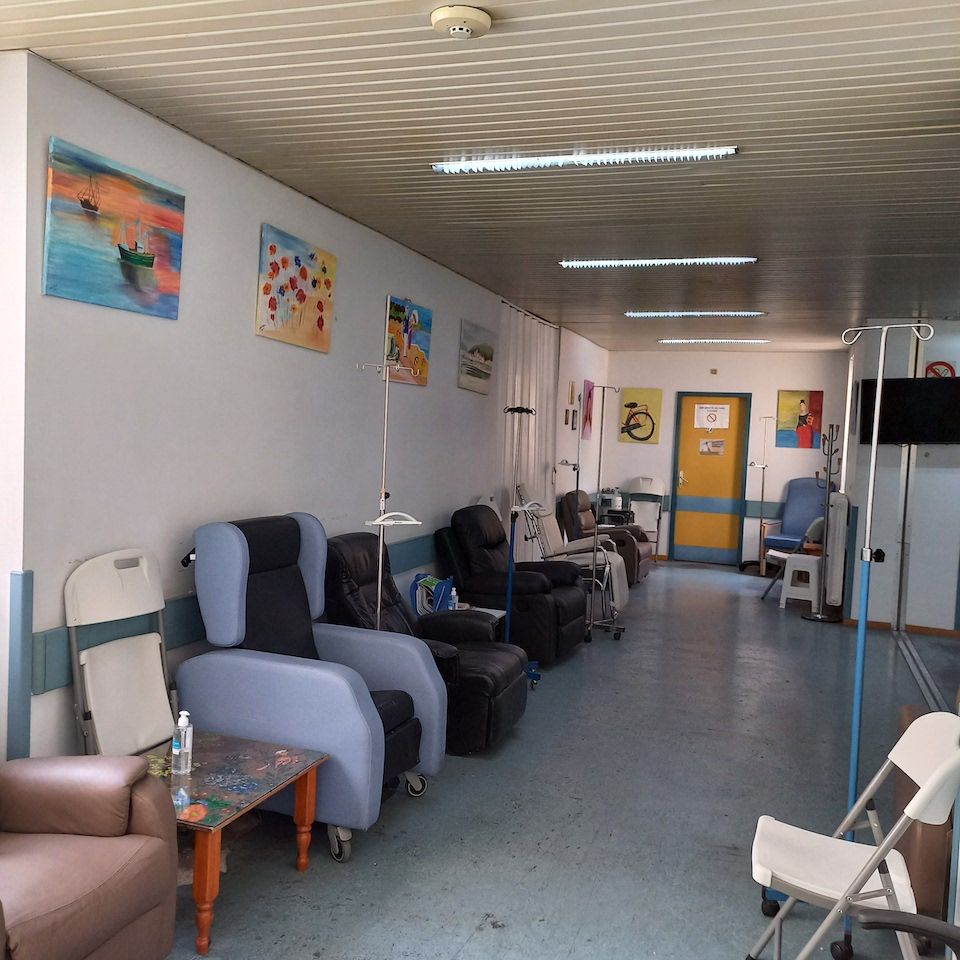 Δωρεά επίπλων από το Σύλλογο "ΕυΠο" στην αίθουσα των χημειοθεραπειών του  Νοσοκομείου Σάμου