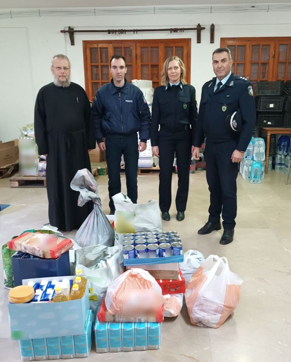 Δωρεά από το προσωπικό της Διεύθυνσης Αστυνομίας Σάμου, στο «Παντοπωλείο της Αγάπης»