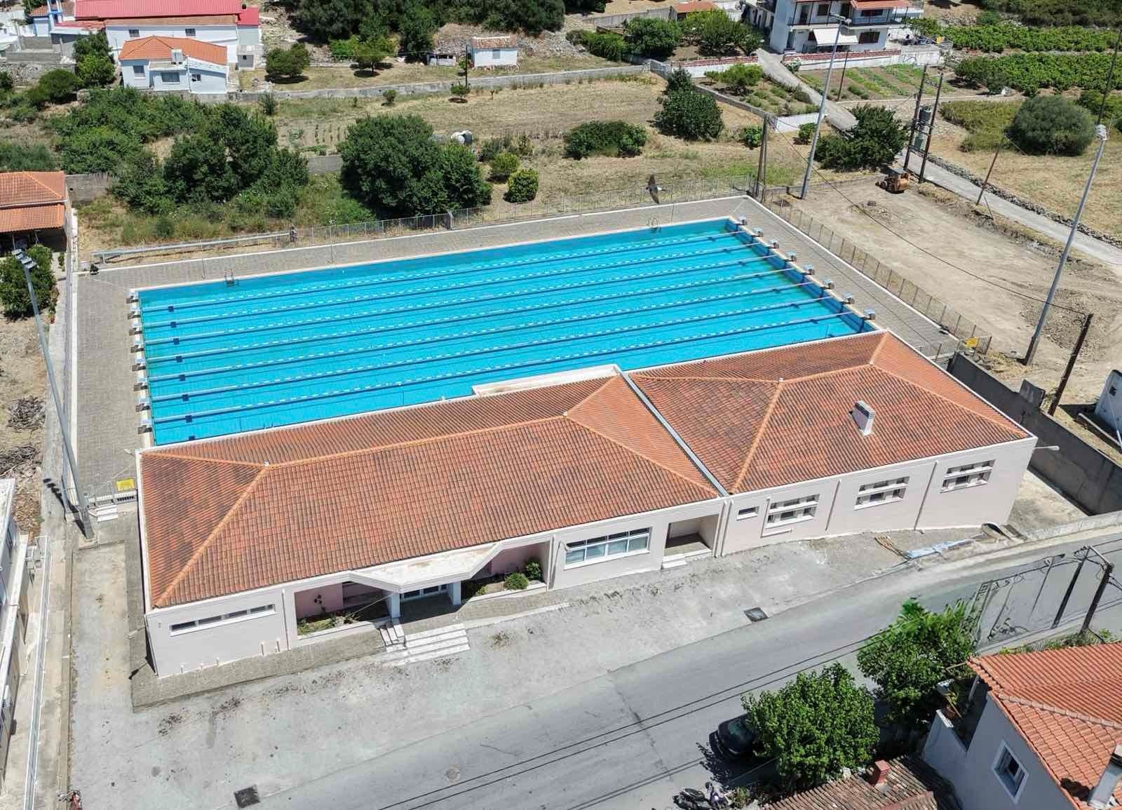 Ανοίγει το Δημοτικό Κολυμβητήριο Καρλοβάσου – Ωράριο, εγγραφές και τιμές για το 2026