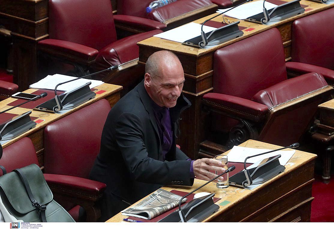 Ερώτηση Βαρουφάκη και βουλευτών ΜέΡΑ25 με θέμα: «Εγκαταλειμμένη η Σάμος ένα χρόνο από τον φονικό σεισμό»