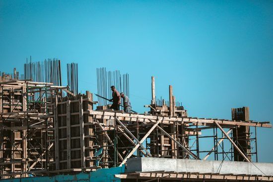 Η κυβέρνηση δεν έχει λάβει καμία μέριμνα για την οικοδομή