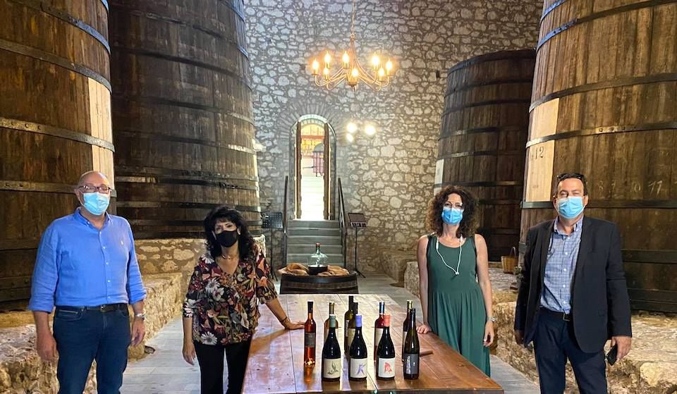 O Δήμαρχος  Αν. Σάμου στο Οινοποιείο της ΕΟΣΣ