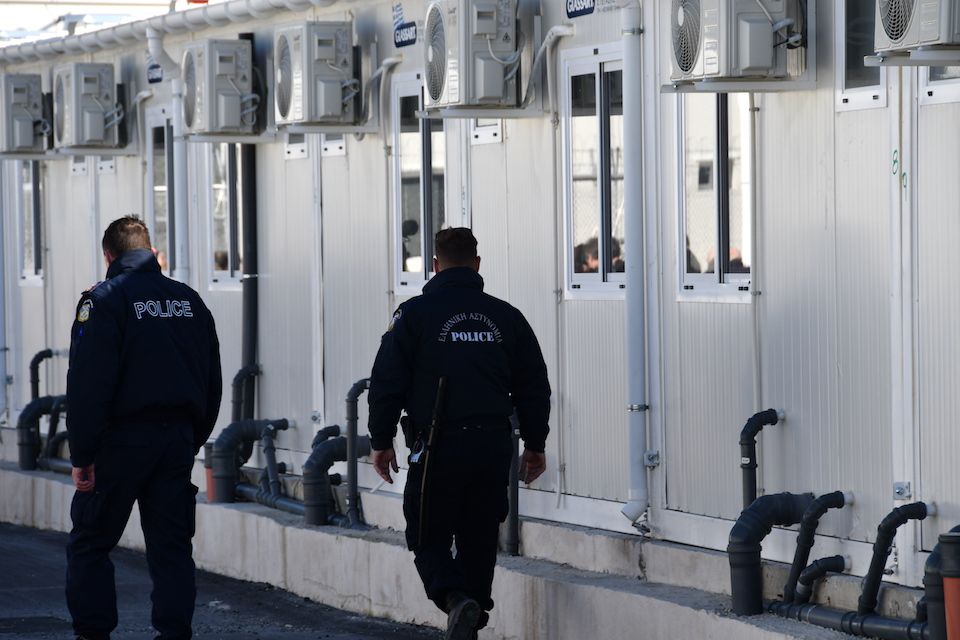Συνελήφθησαν (8) άτομα για διέγερση σε διάπραξη εγκλημάτων - βιαιοπραγίες στην Κλειστή Ελεγχόμενη Δομή στη Σάμο