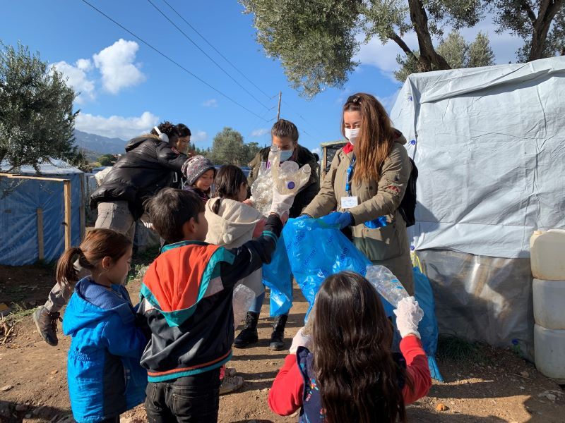 Η Ύπατη Αρμοστεία ολοκλήρωσε εργασίες αποκομιδής σταθερών και υγρών αποβλήτων περιμετρικά του ΚΥΤ Σάμου στο Βαθύ