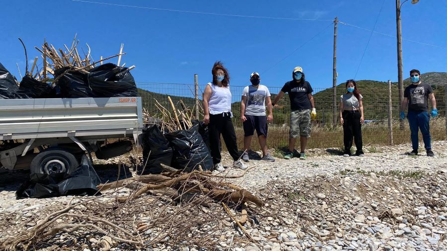 Εθελοντικός καθαρισμός από την Δ.Ε.Ε.Π. Σάμου