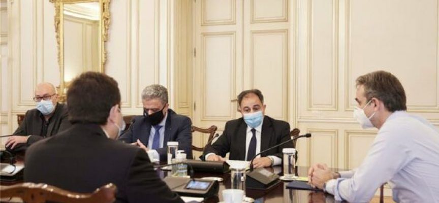 Να επιταχυνθούν οι διαδικασίες για τη δημιουργία κλειστών κέντρων στα νησιά ζήτησαν οι δήμαρχοι Β. Αιγαίου από τον πρωθυπουργό