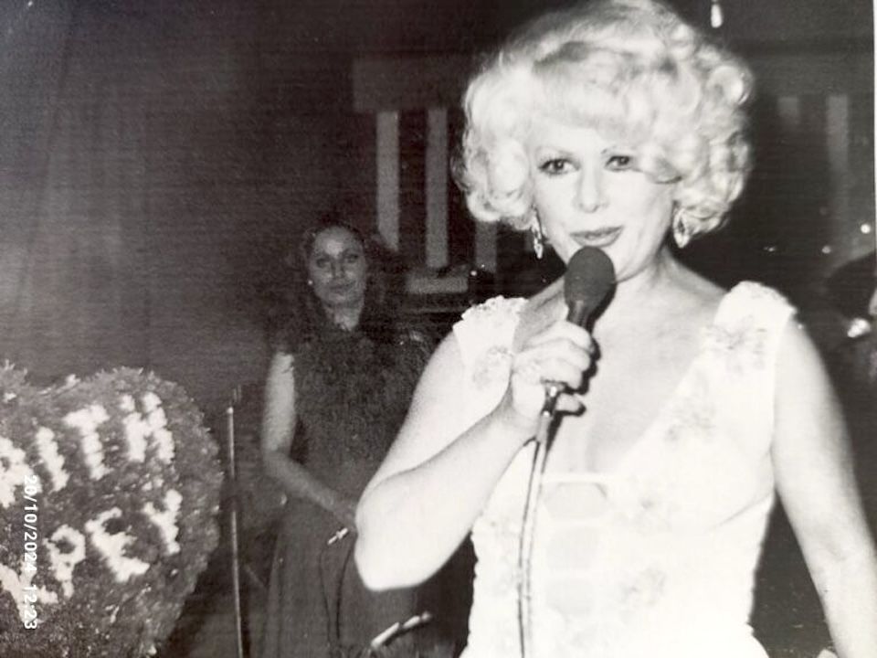 Απεβίωσε η θρυλική τραγουδίστρια Καίτη Γκρέυ σε ηλικία 100 ετών