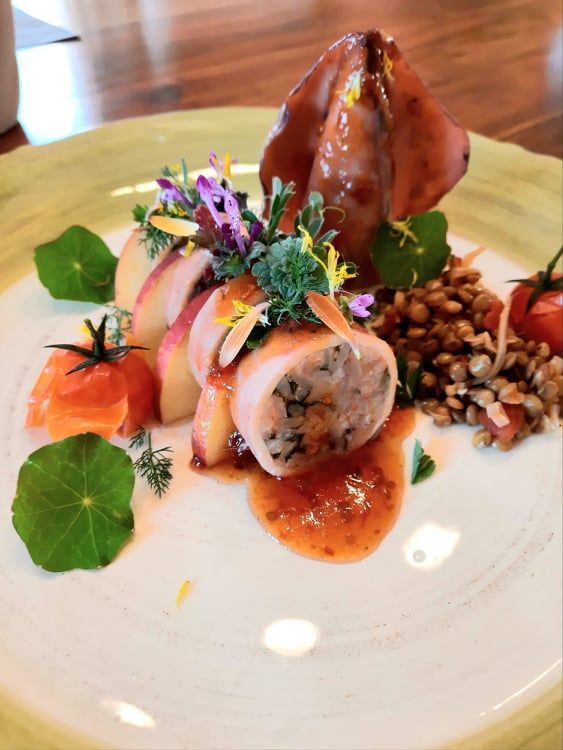 Καλαμαράκι γεμιστό με πλιγούρι στης Σάμου τις «Ψηλές Κορφές» του ex. chef Ευάγγελου Μπιλιμπά