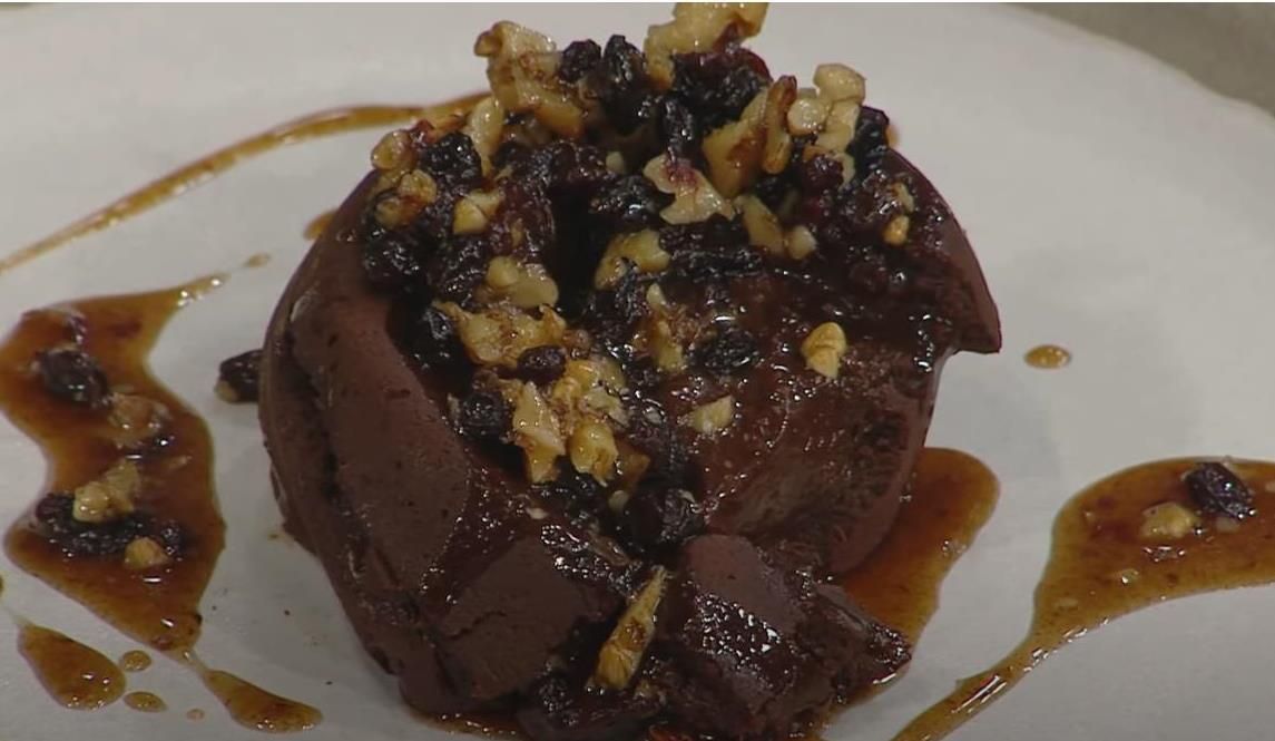 Σοκολατένια λάβα με «ερωτεύσιμο» σαμιώτικο κρασί από το chef Ανδρέα Λαγό