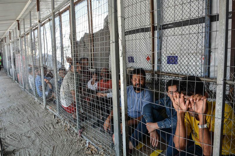 SZ για προσφυγικό: Γιατί η Ευρώπη «συντηρεί» τις απάνθρωπες συνθήκες σε Σάμο και Λέσβο - Η πικρή αλήθεια