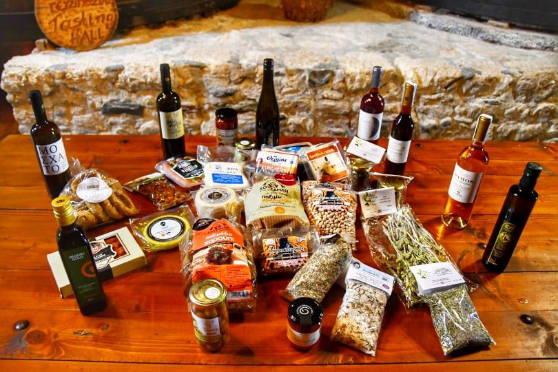 Η Λέσβος, το «περιβόλι του Αιγαίου» συνταιριάζει τα τοπικά της προϊόντα με τα πολυβραβευμένα Σαμιώτικα κρασιά