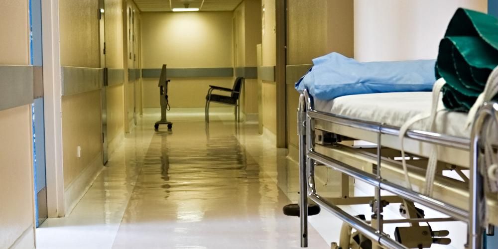 Νέο ΕΣΥ: «Λίφτινγκ» στις υποδομές των νοσοκομείων – Η κτιριακή αναβάθμιση ξεκινά από τα ΤΕΠ