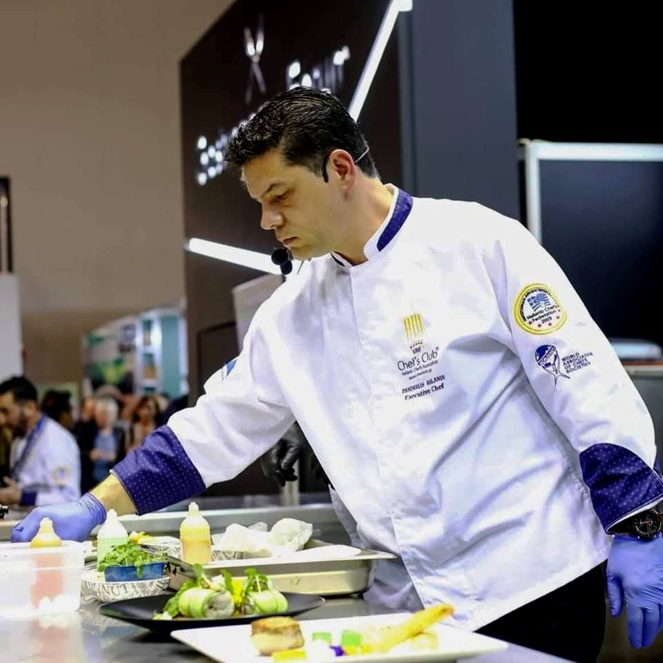 Κατσίκι γεμιστό σε παραλλαγή απο τον executive chef Aσλάνη Παντερλή