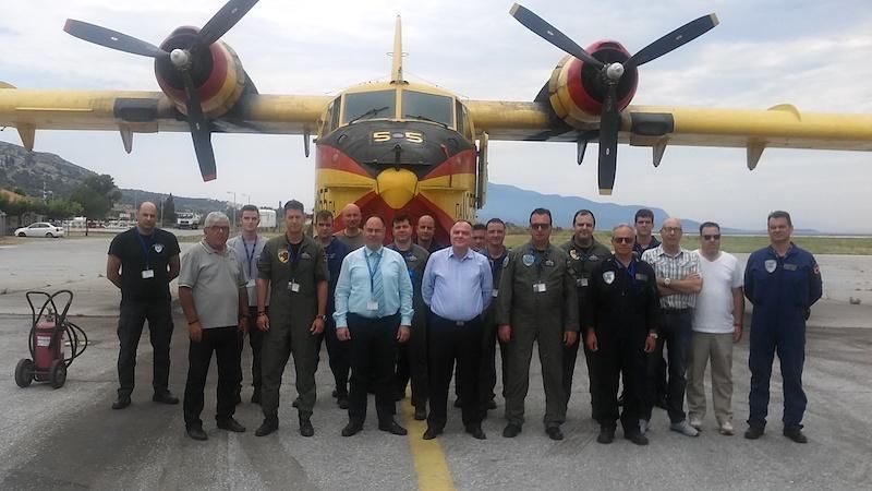 Στη Σάμο και πάλι τα πυροσβεστικά αεροπλάνα