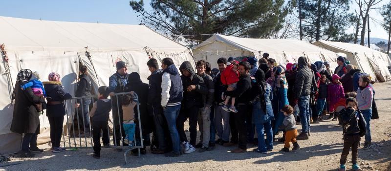 Συλλήψεις 16 προσφύγων για κατοχή ναρκωτικών και μαχαιριών