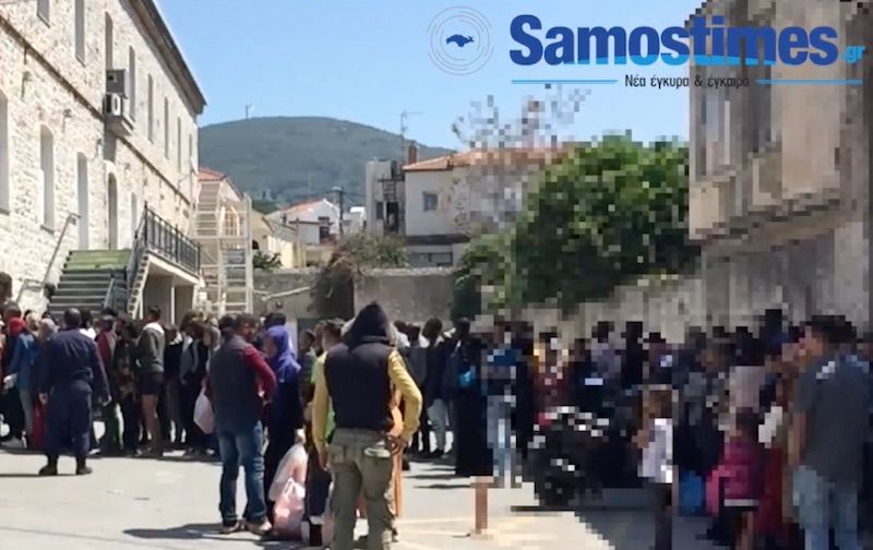 Σάμος: Μαζικά σε καταστήματα μετανάστες, δοκιμάζουν τα μέτρα για τον κορονοϊό
