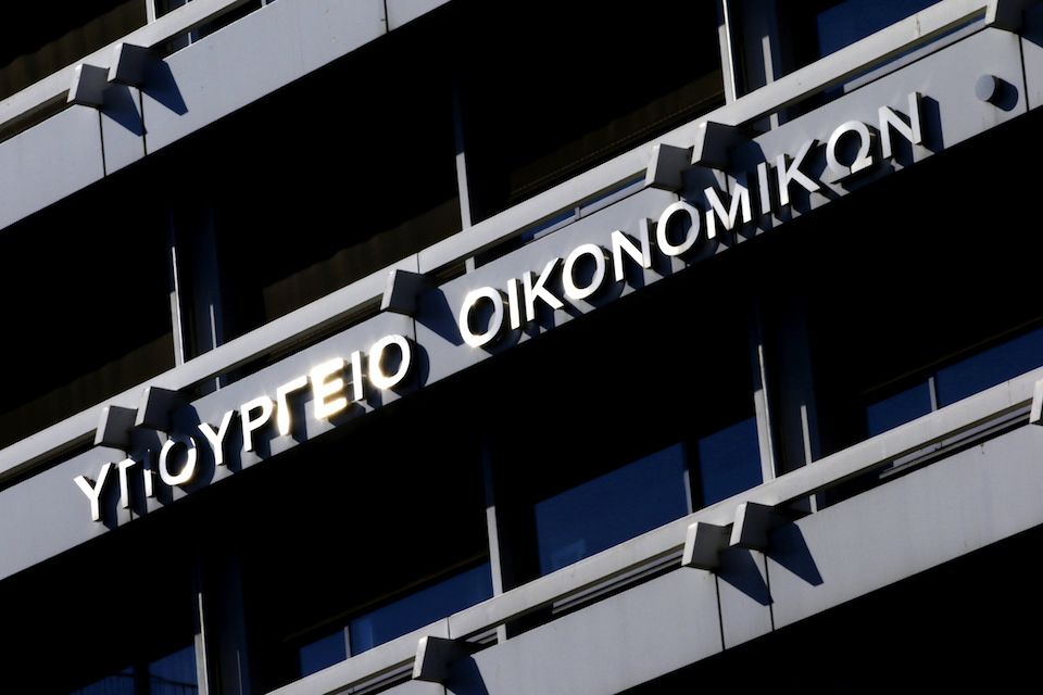 Έκτακτη ενίσχυση για τις κλειστές επιχειρήσεις: Τα ποσά και οι δικαιούχοι